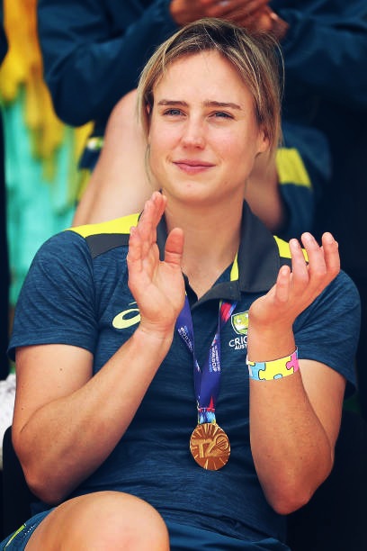 Ellyse Perry biography in hindi - क्रिकेट और फुटबॉल की महारानी: एलिसे पेरी की अद्भुत यात्रा 4 Ellyse Perry biography in hindi - क्रिकेट और फुटबॉल की महारानी: एलिसे पेरी की अद्भुत यात्रा